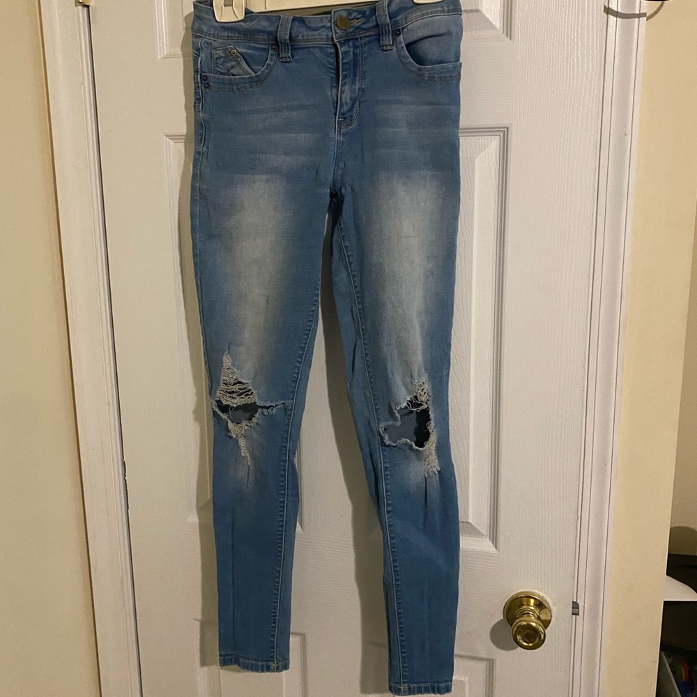 Jeans with holes